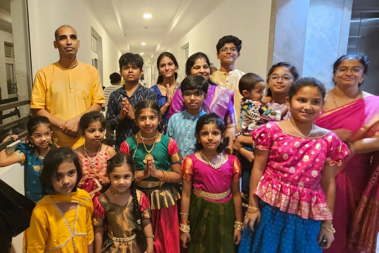 Zenith devotee kids with H.G. Gauranga Darshan Prabhu